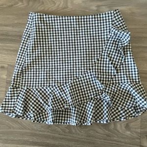 Forever 21 Gingham Mini Skirt with Ruffled (M)